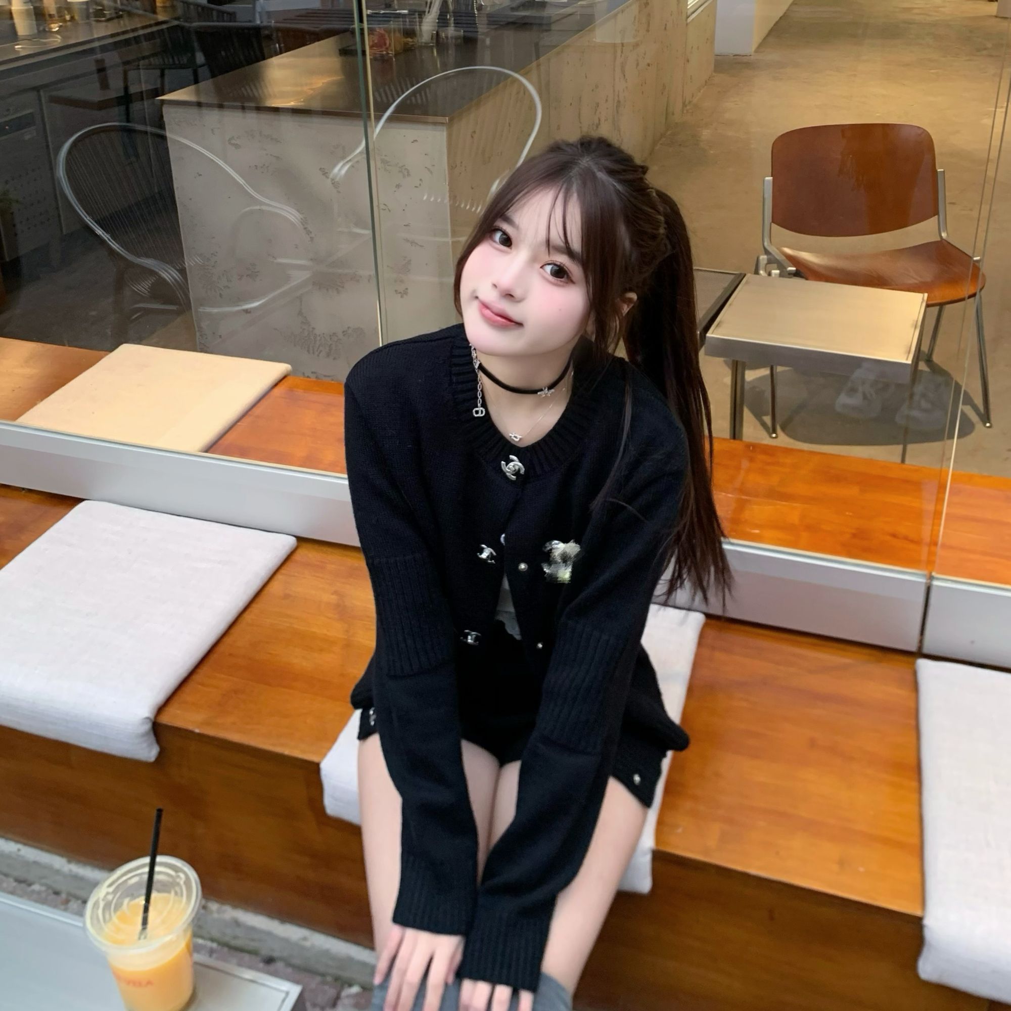 【袋袋熊UMI】财阀千金小香风双C纽扣显瘦百搭圆领开衫外套女高品质