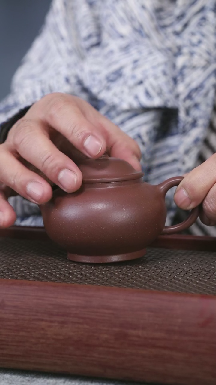 【闪购商品】紫砂底槽清五堂潘壶150CC