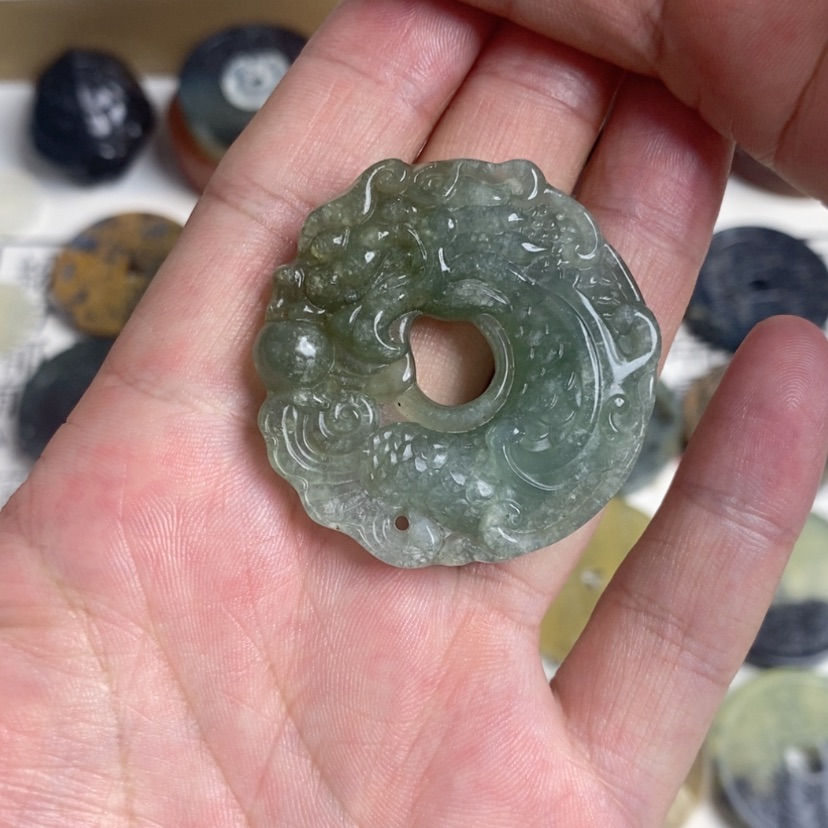【闪购商品】岫玉颈饰未镶嵌岫玉龙鱼吊坠