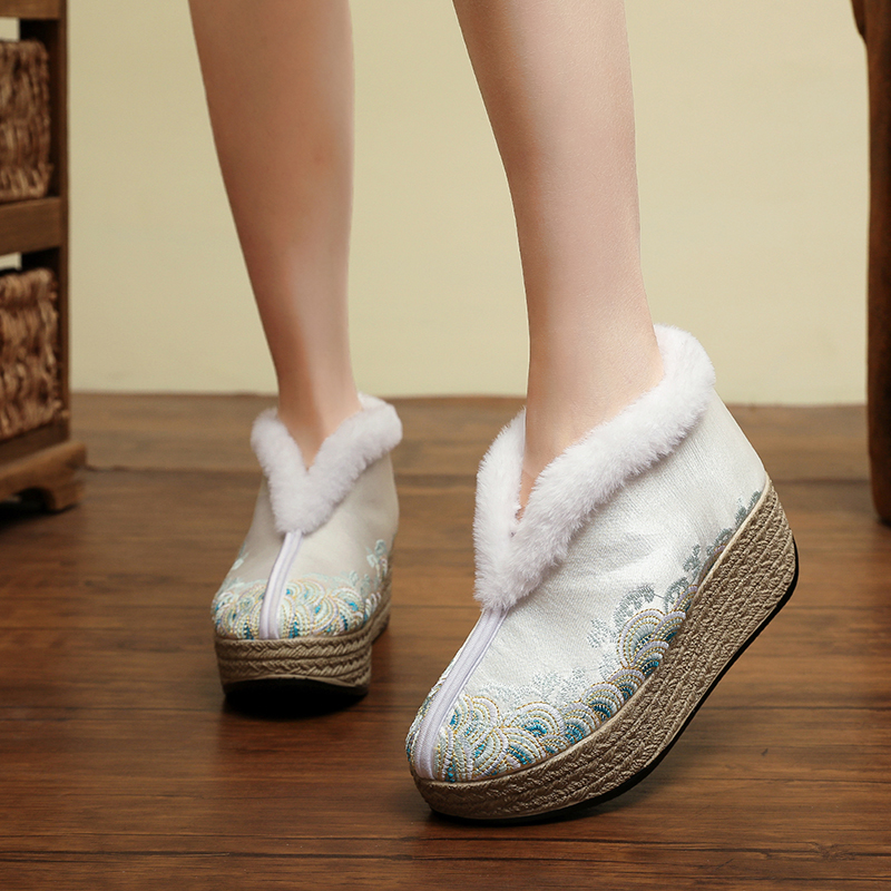 四代鞋底  1618-207毛口贵妇国风刺绣加绒进口长毛绒旗袍鞋女鞋