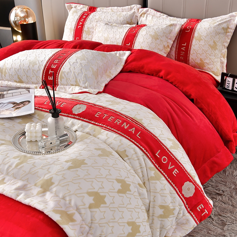 2024新款牛奶绒四件套雕花刺绣千鸟格法莱绒四件套千鸟格