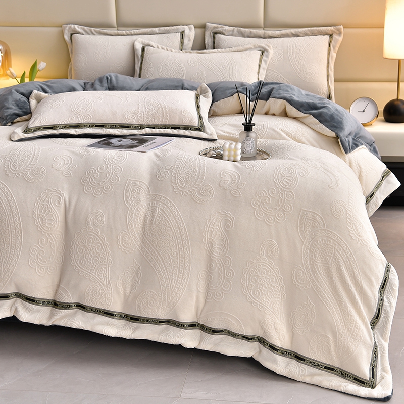  2024新款牛奶绒四件套雕花压线款法莱绒四件套加厚印花加绒