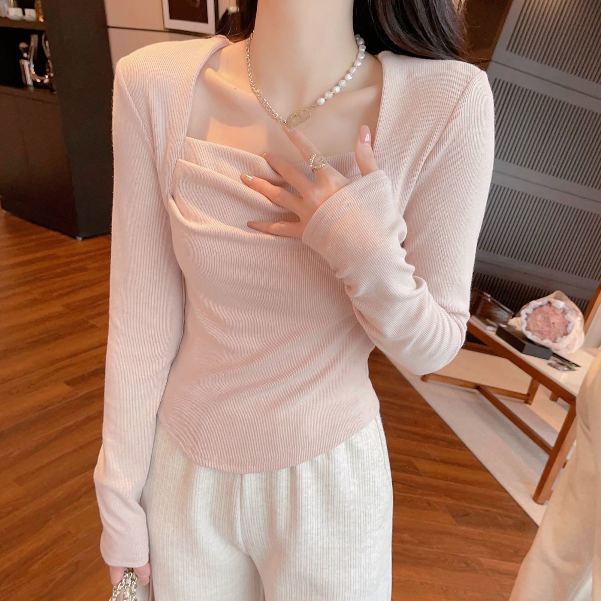 纯欲方领褶皱打底衫上衣女早秋装新款小众设计感内搭长袖恤