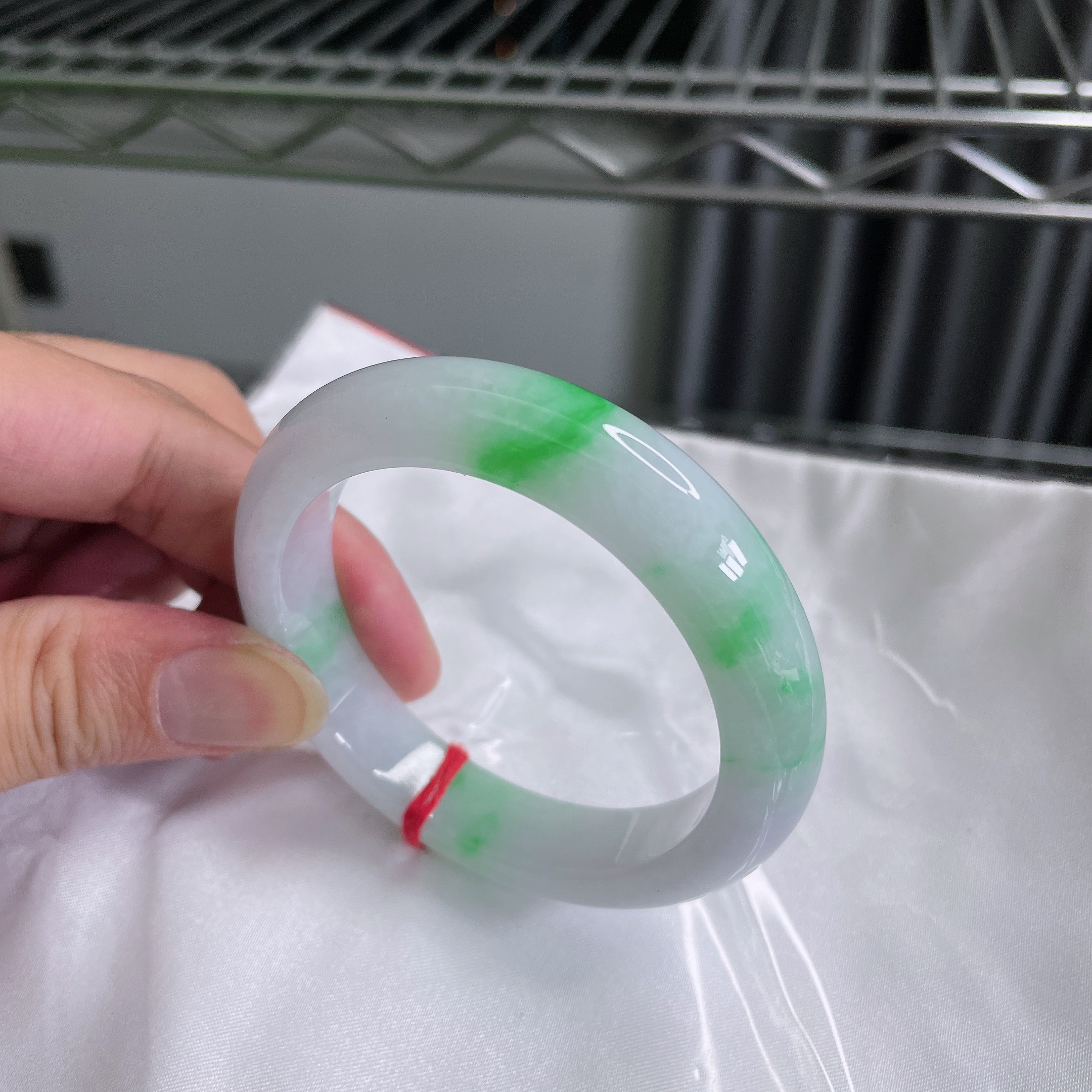 56圈飘阳绿天然翡翠手镯