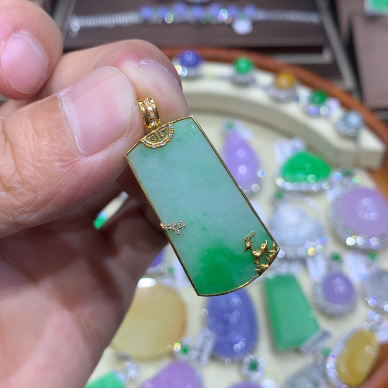 【闪购商品】翡翠颈饰未镶嵌