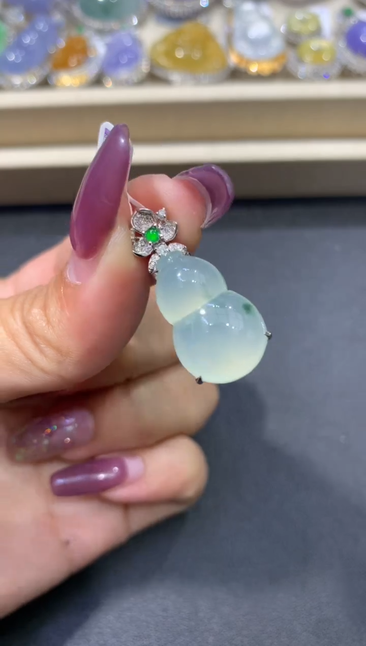 【闪购商品】翡翠颈饰18K金镶嵌缅甸翡翠吊坠