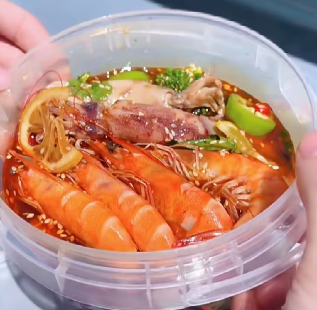 捞汁海鲜桶 多种麻辣小海鲜1kg/桶 解冻开罐即食 新疆包邮