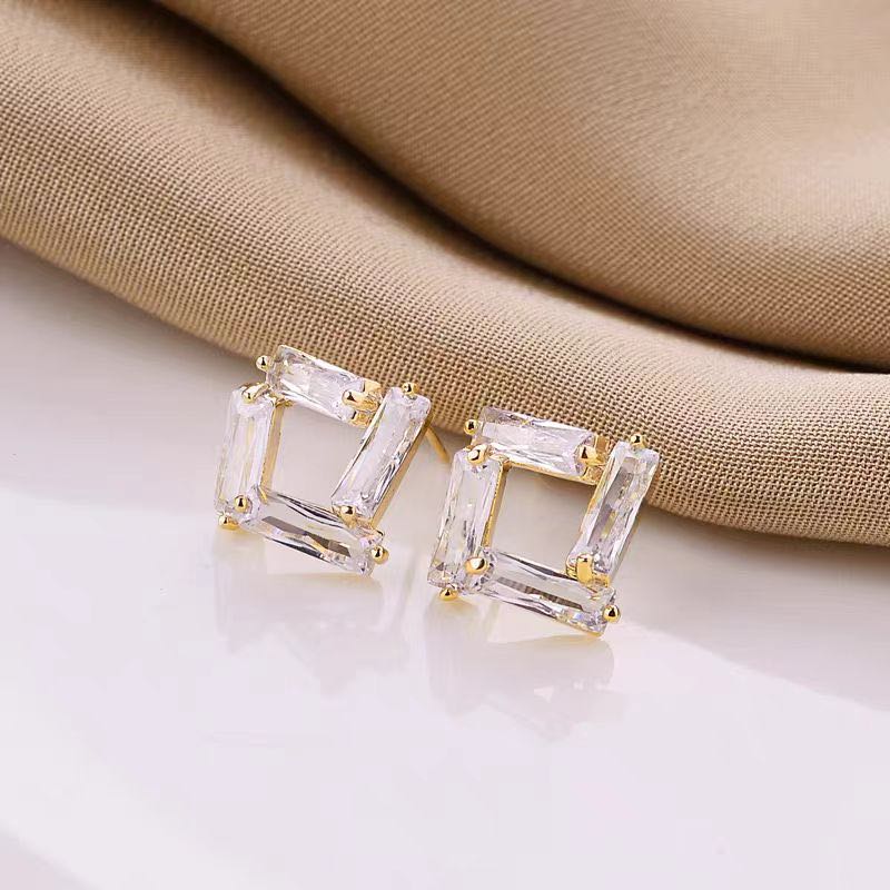 合金耳饰 百搭气质小众甜美超闪锆石几何耳钉耳饰大气高级感轻奢