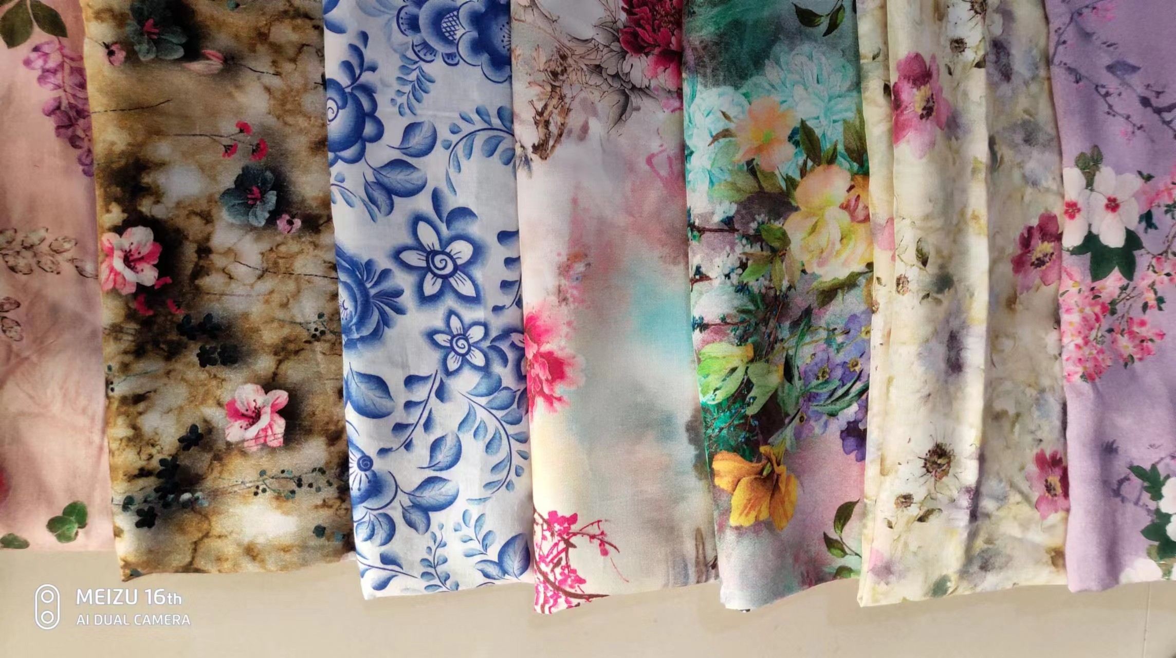 木棉布料，纯植物纤维面料。六个花色。一件一米，两件起包邮