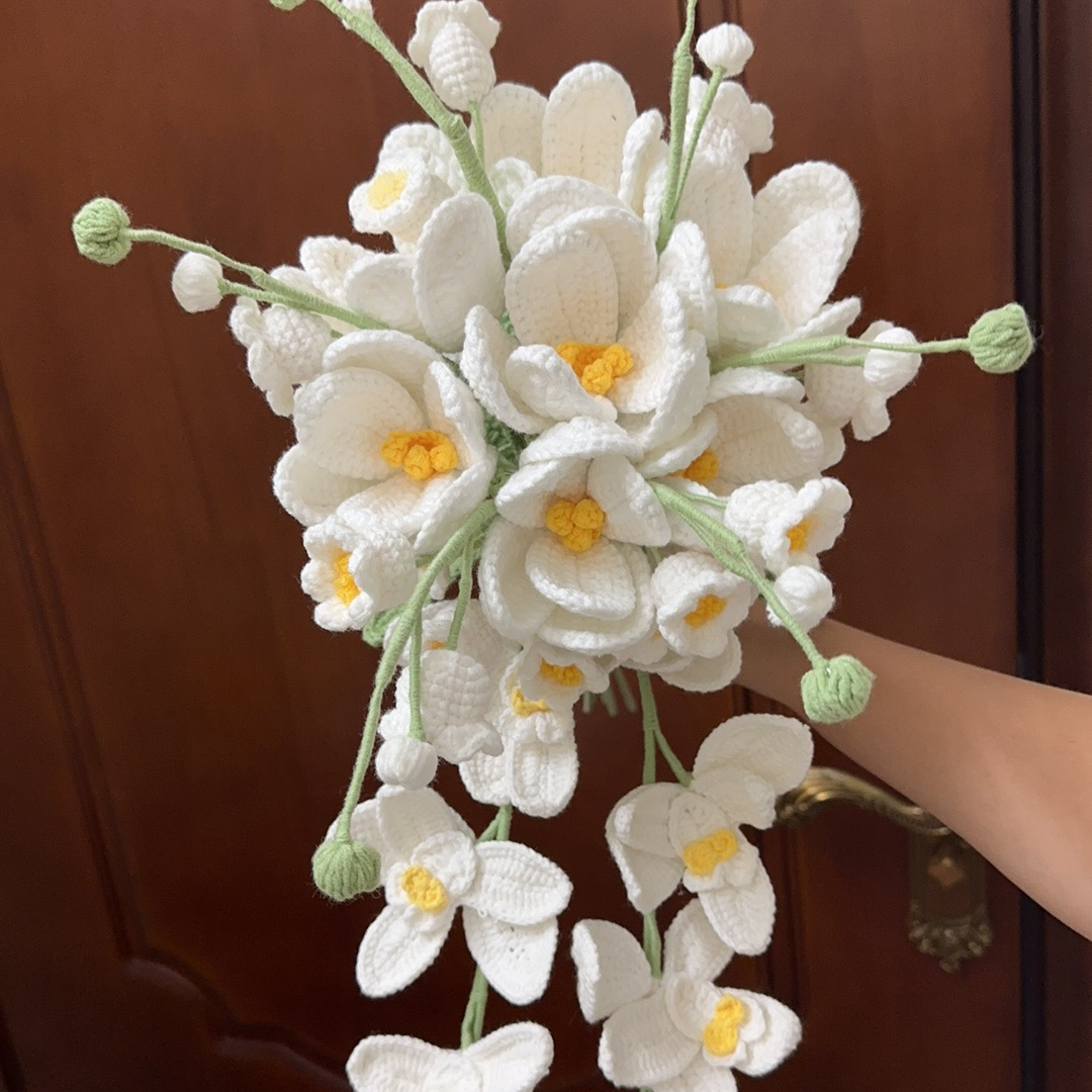 铃兰郁金香高级白色钩织花束成品可以私人订制手捧花高级感新娘