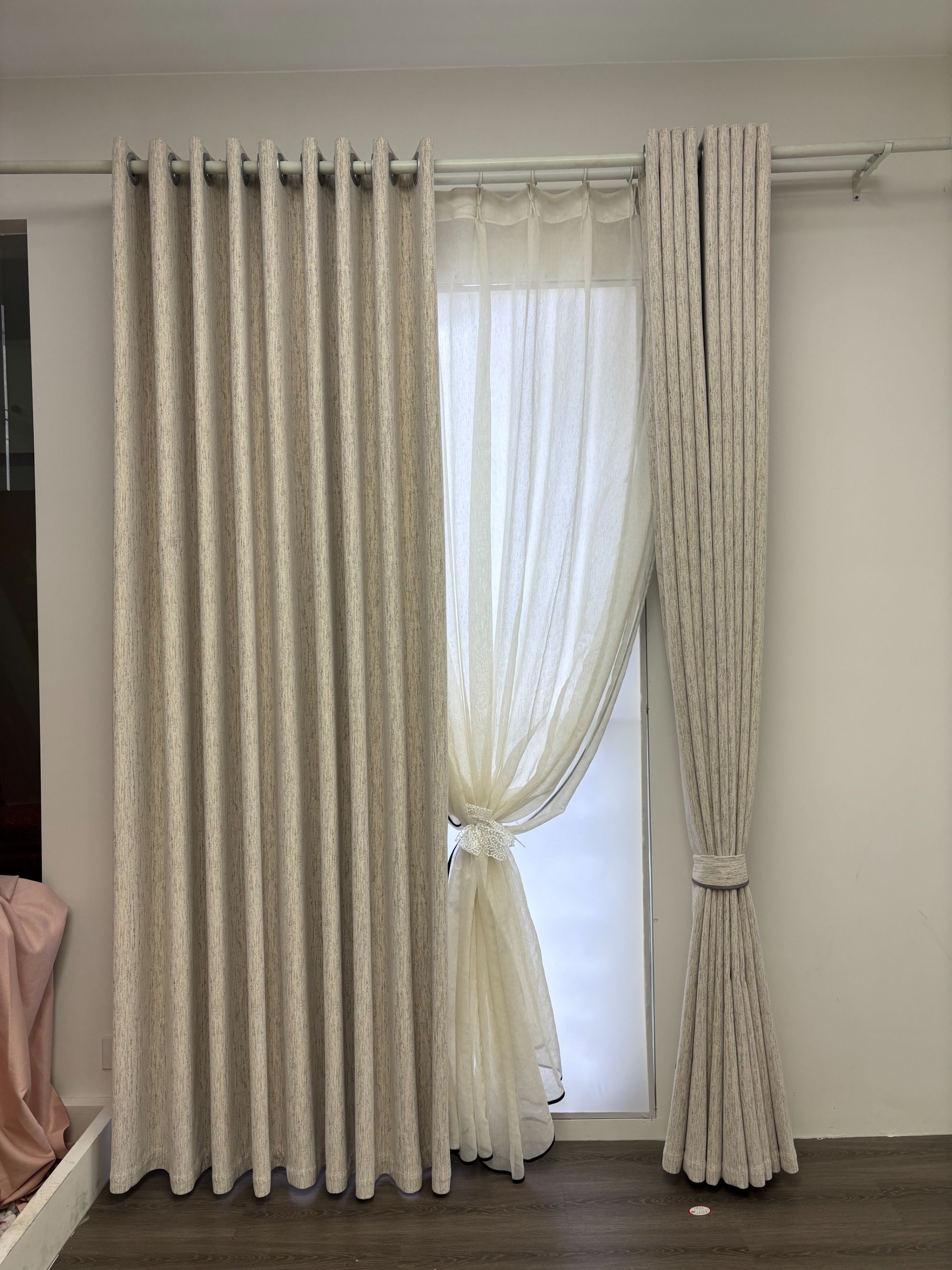 年华原木简约风复古雪尼尔遮光窗帘 客厅卧室高档轻奢窗帘