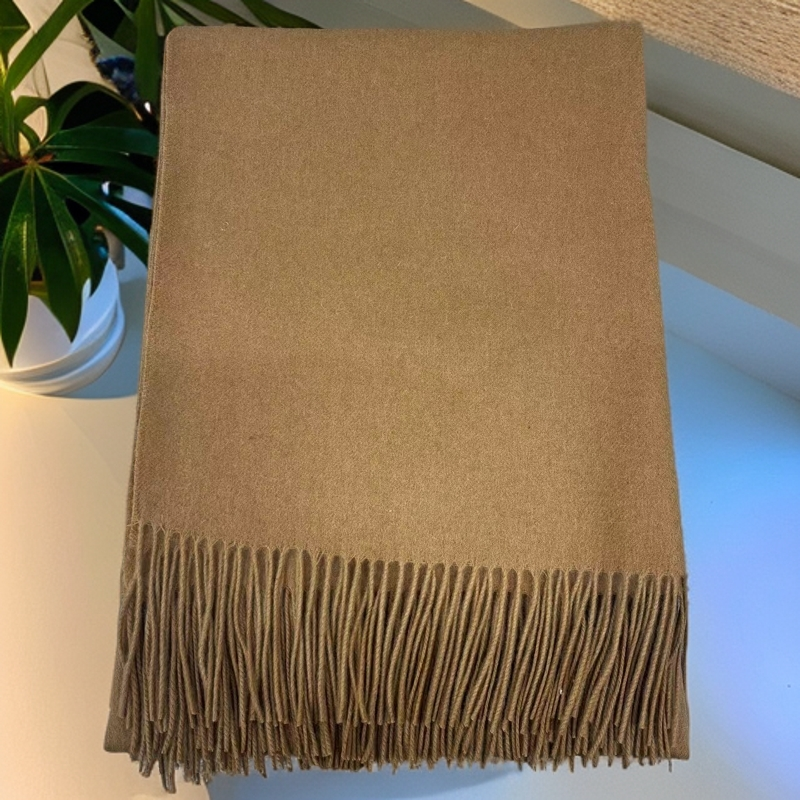 内蒙古羊羔毛羊绒冬季简约百搭时尚经典大气一毯多用素色披毯保暖