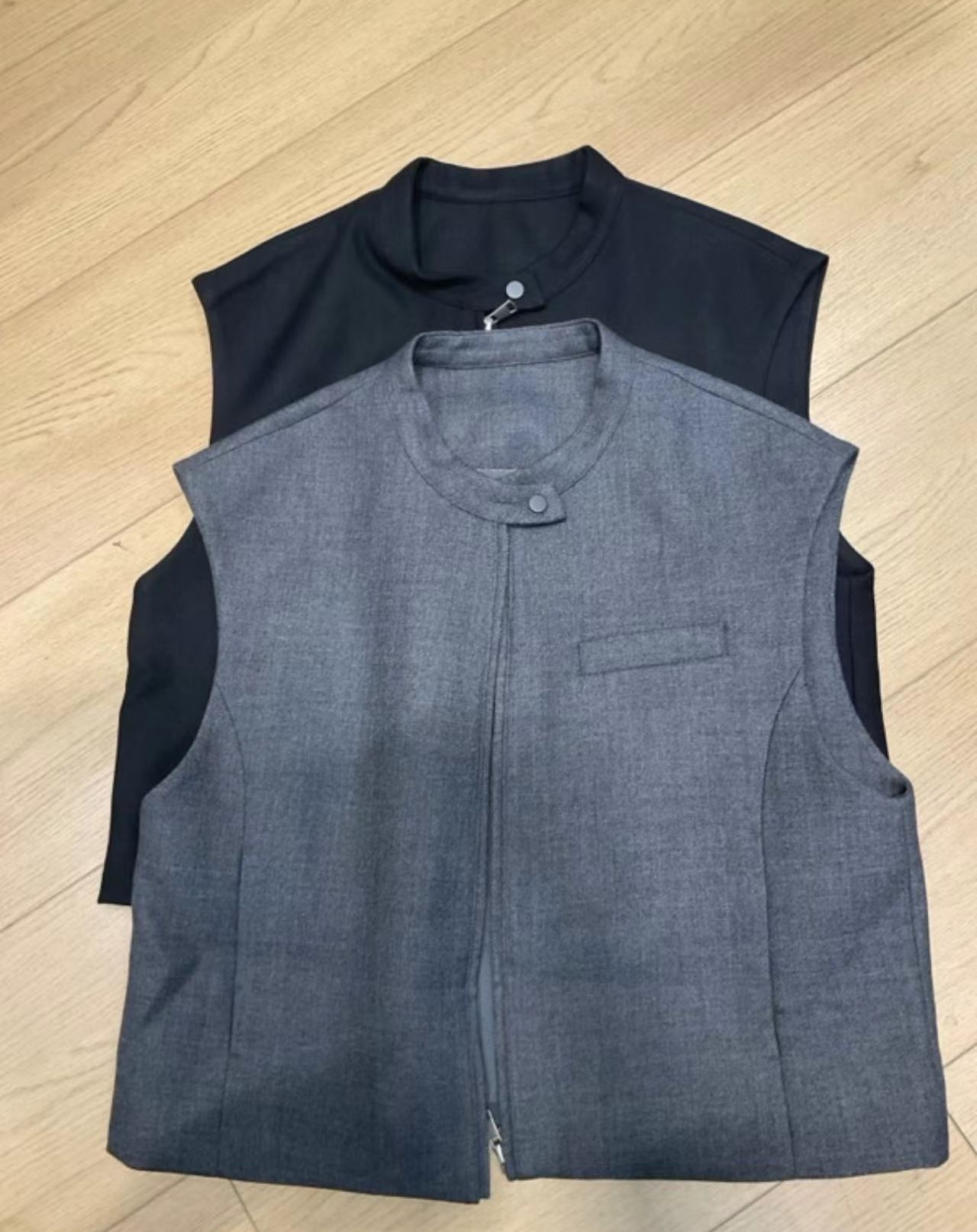 无袖拉链款休闲马夹