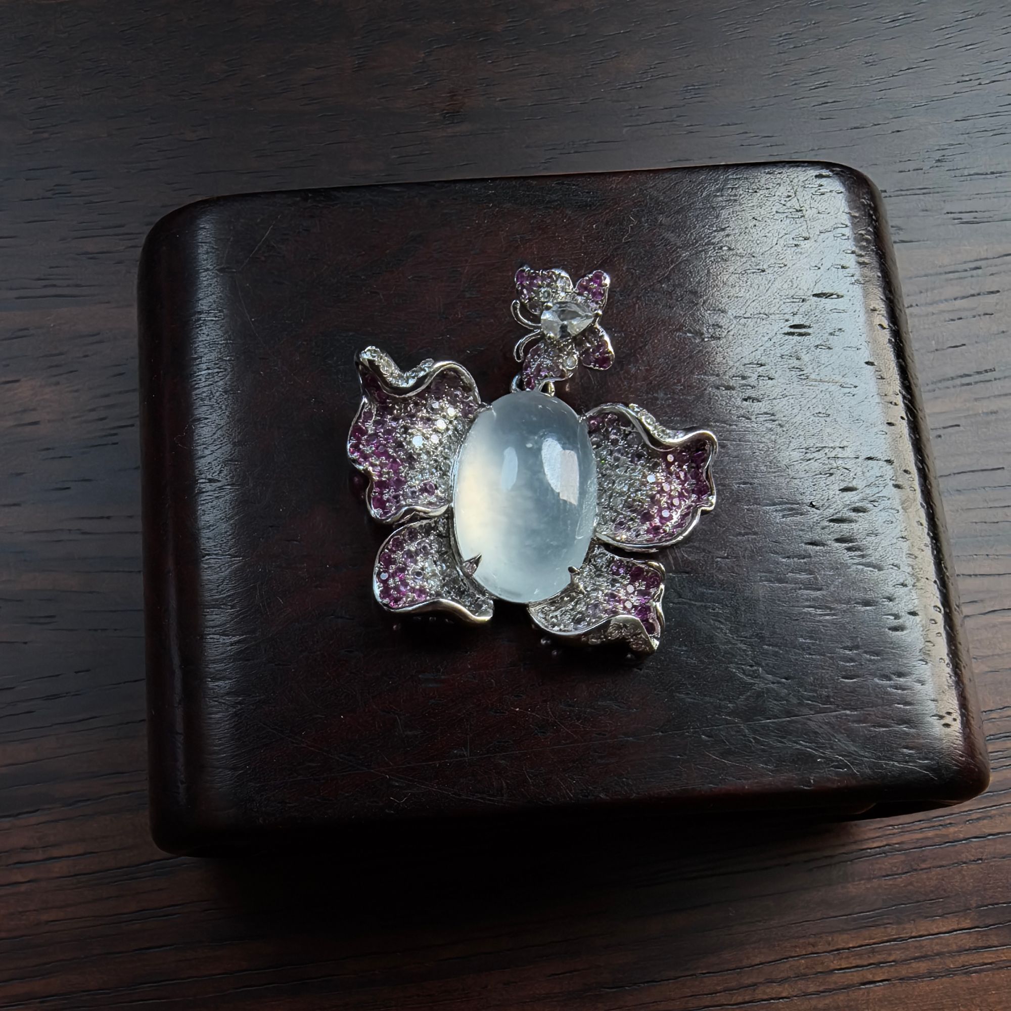 18K镶钻 翡翠白冰蛋面吊坠气质时尚镶嵌精美精致满钻彩色中古