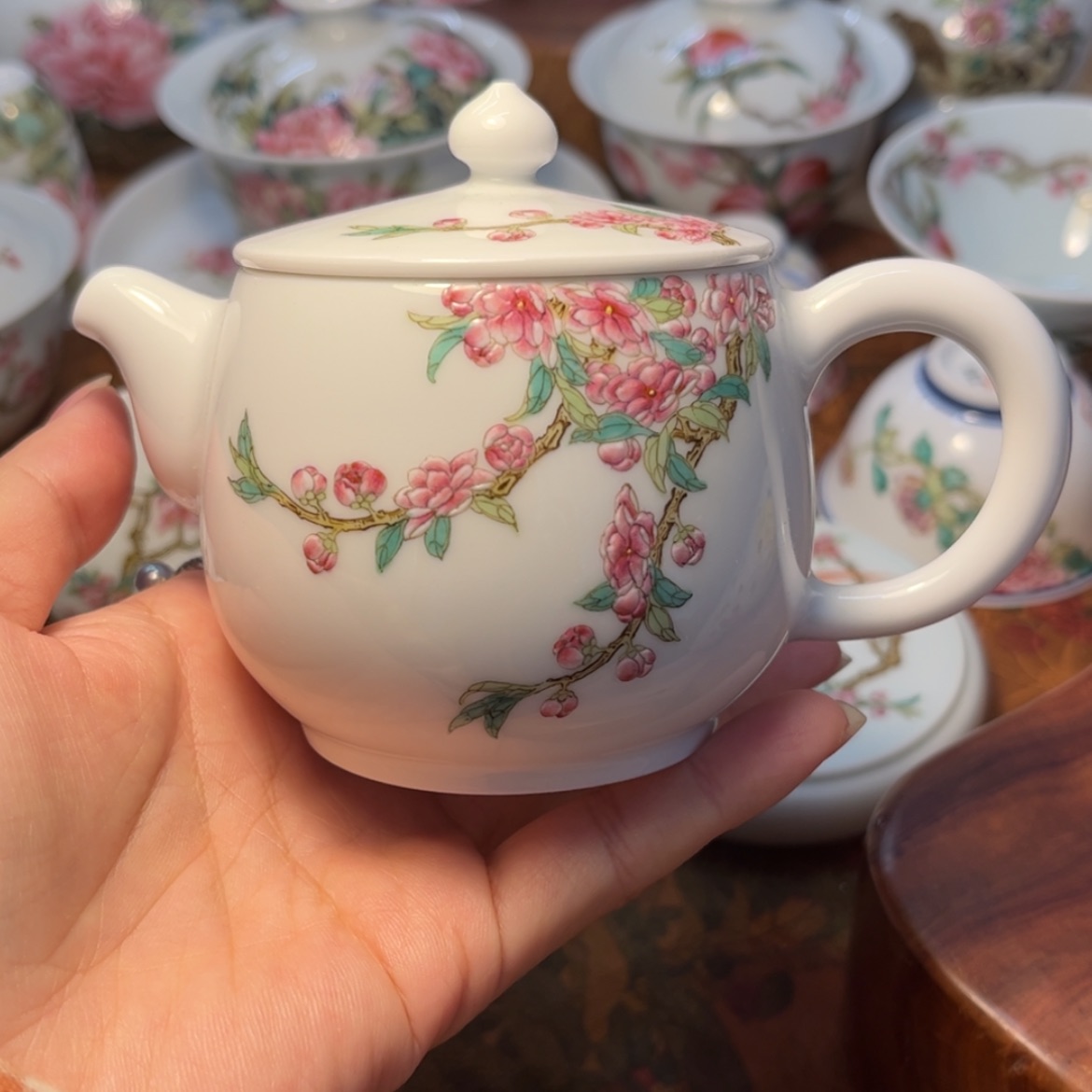 【闪购商品】陶瓷壶红*