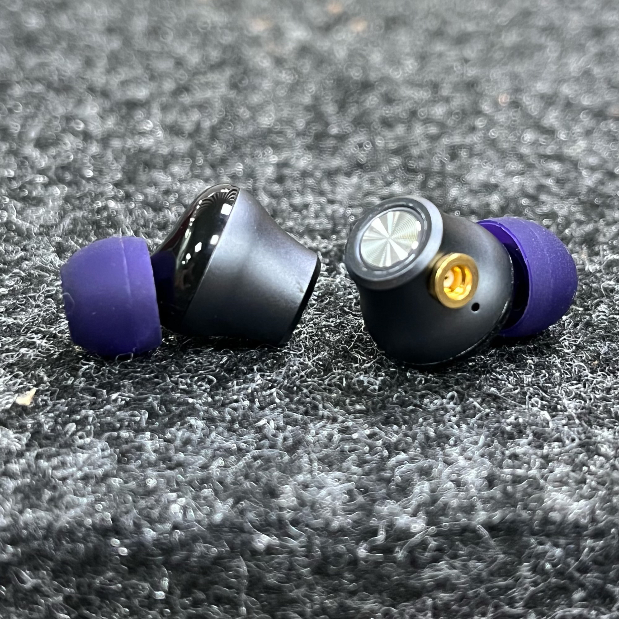 准新品  非常不错 圈铁MMCX耳机头娄式33518动铁入耳式耳机人声
