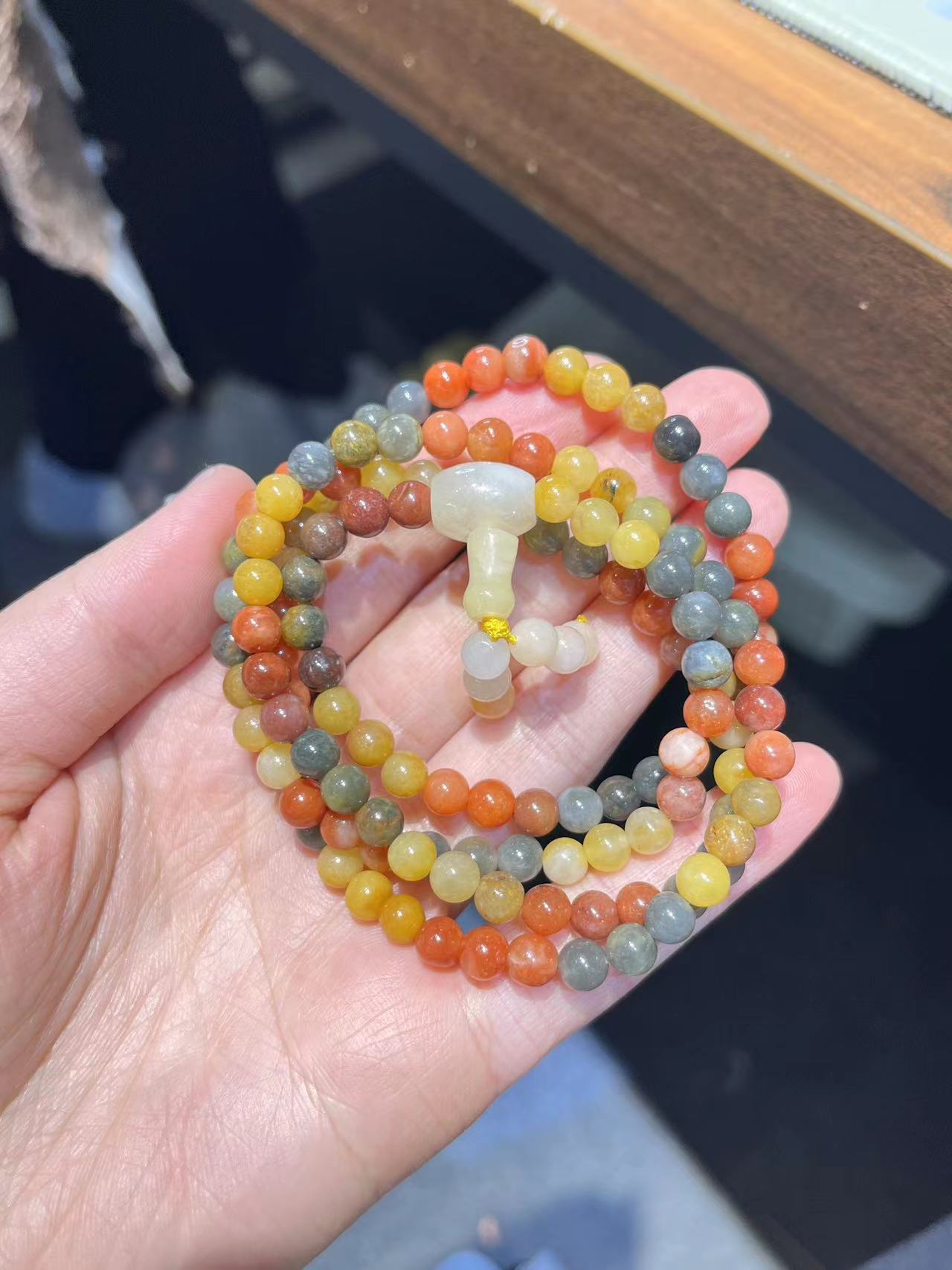 彩虹多圈石英质玉108三通设计款