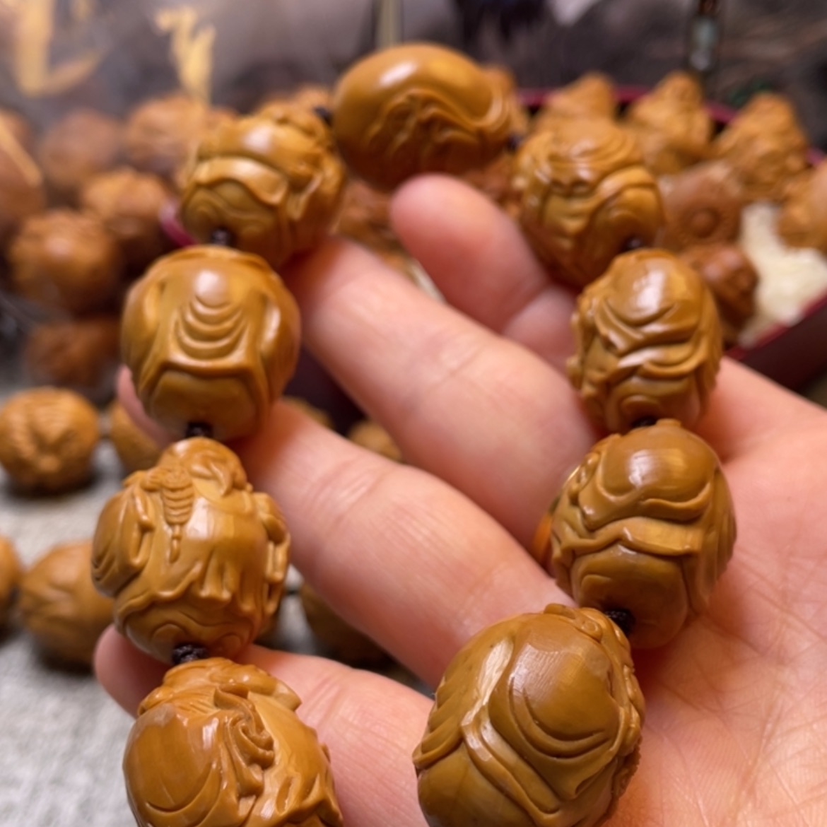 【闪购商品】橄榄核雕深****嘴财神238