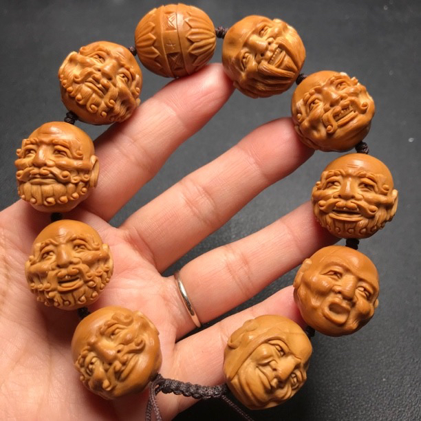 橄榄核雕2.2须派罗汉