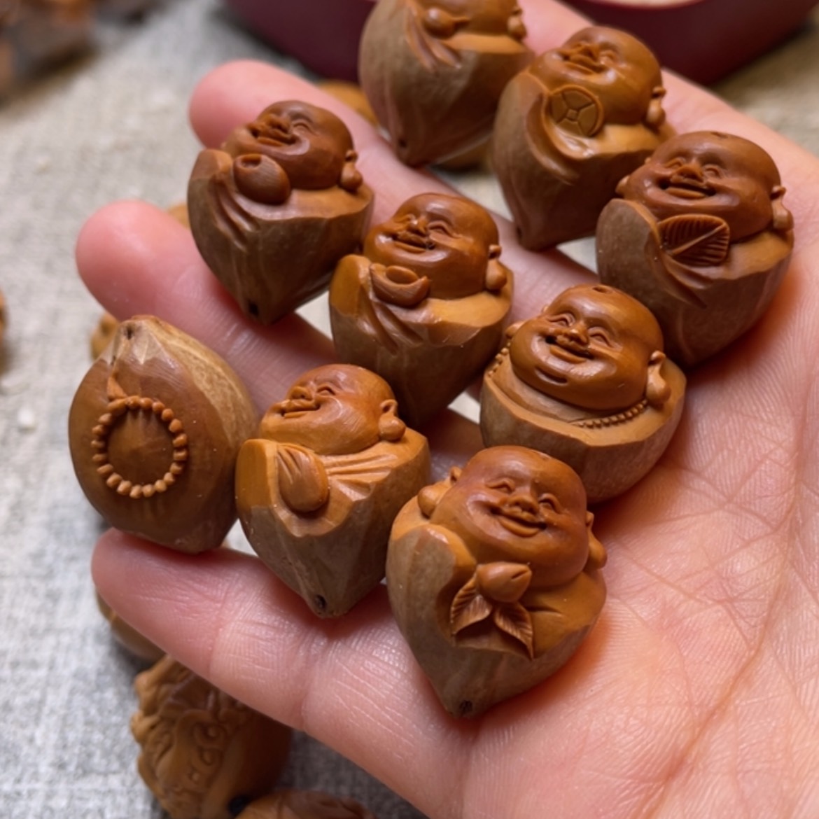 【闪购商品】橄榄核雕嗯****吧包衣弥勒