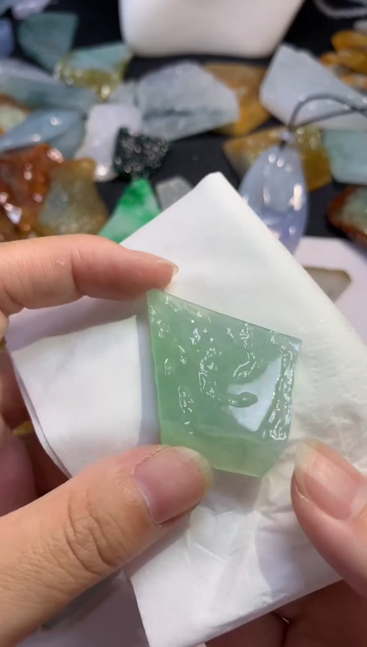 【闪购商品】翡翠颈饰未镶嵌吊坠