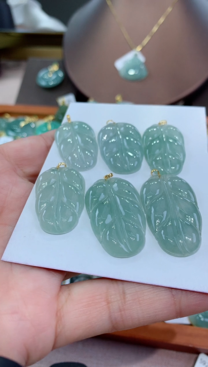 【闪购商品】翡翠颈饰18K金镶嵌多样性发其一