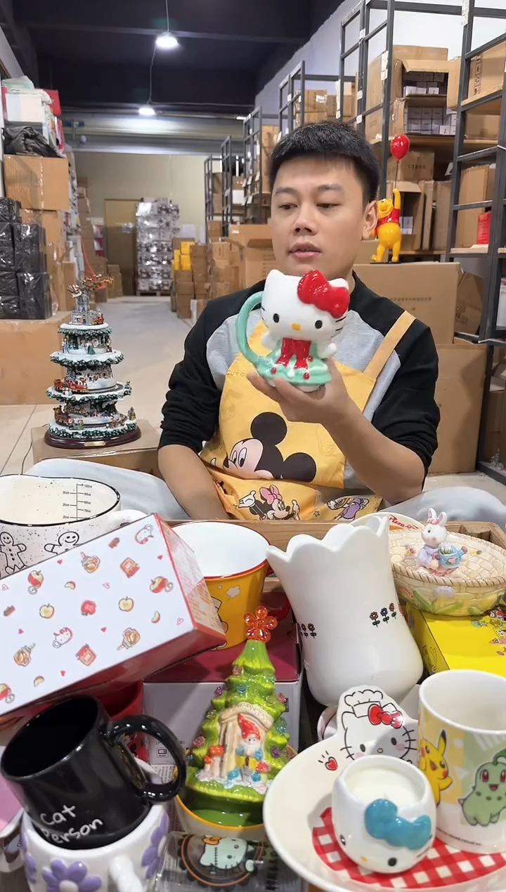 瓷片绿色裙子kt全身杯