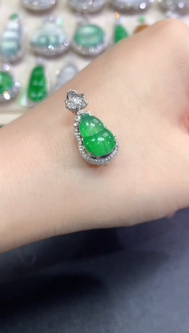 【闪购商品】翡翠颈饰18K金镶嵌B44   