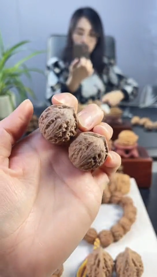 把件文玩核桃11号红公子手捻