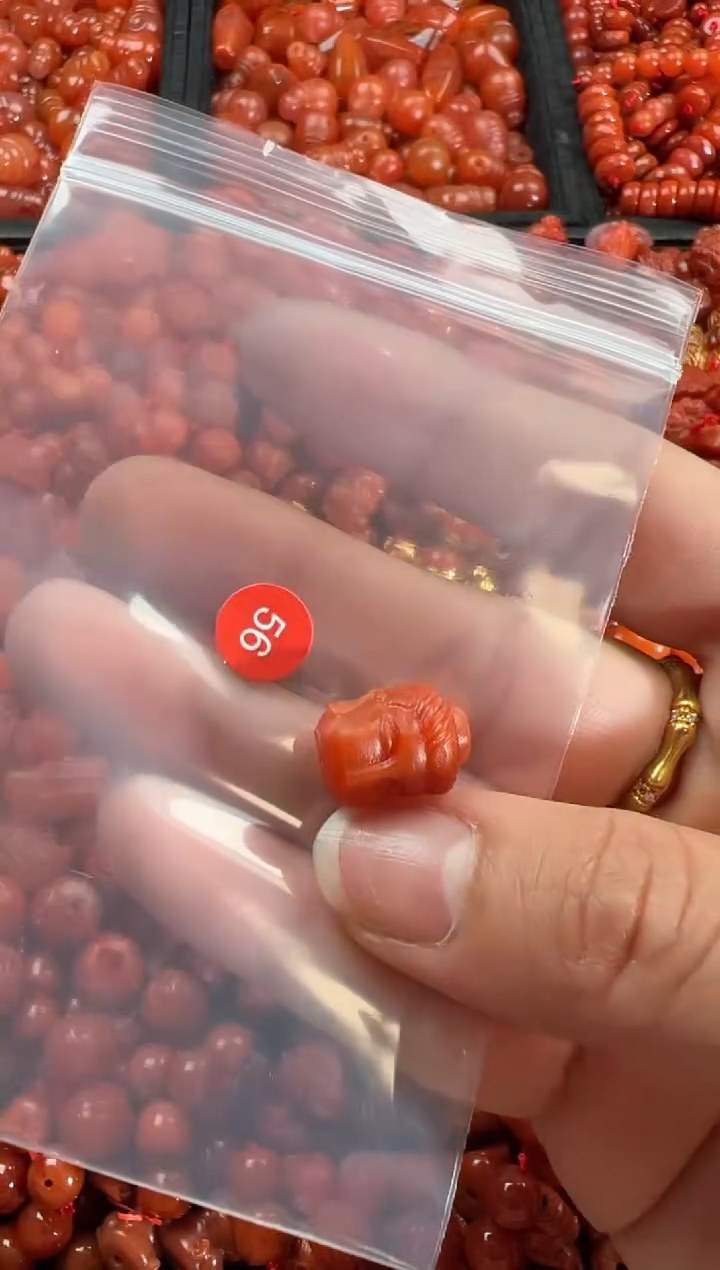 【闪购商品】南红玛瑙颈饰未镶嵌1