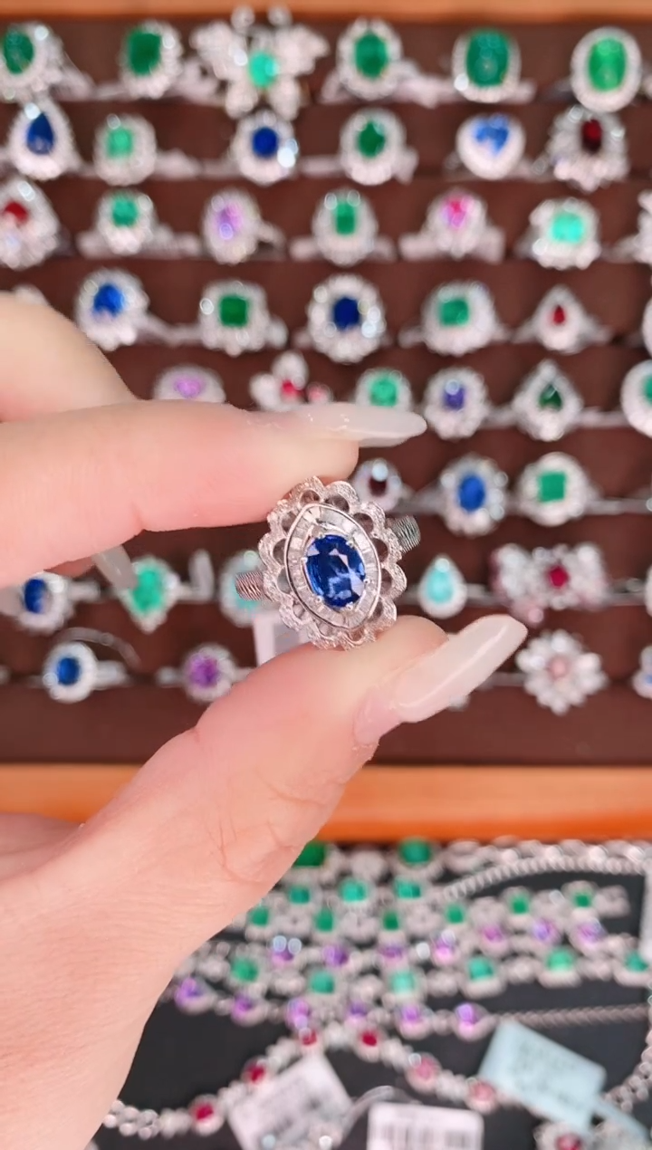 【闪购商品】蓝宝石18K金戒指18K金镶嵌.