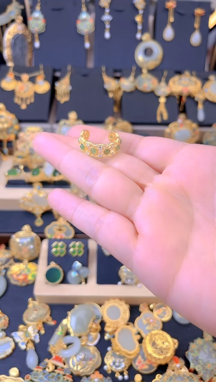 【闪购商品】和田玉戒指银S925镀金镶嵌蕾丝满天星戒指