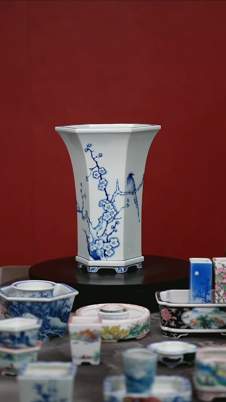 釉下写意花鸟兰花盆