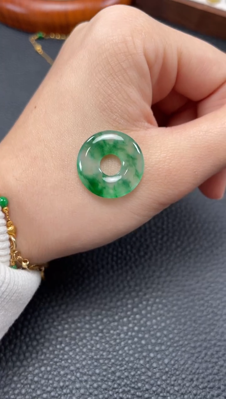 【闪购商品】翡翠吊坠(不含链)未镶嵌一个  JK331