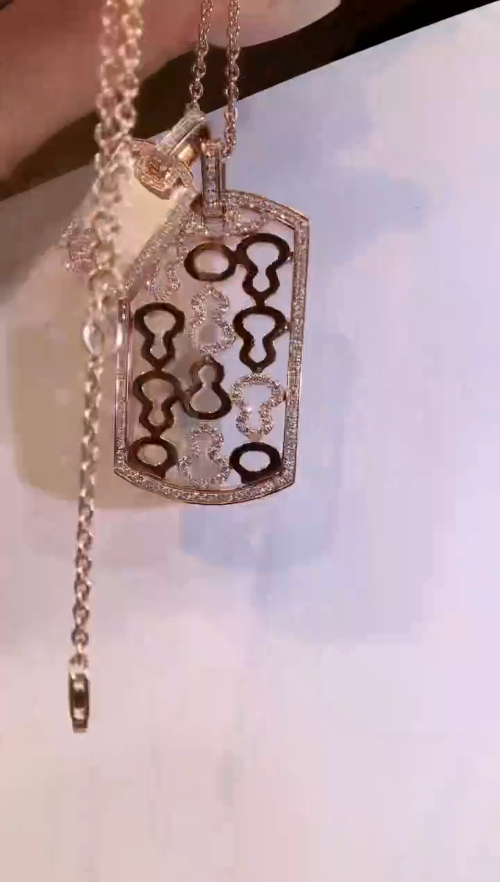 【闪购商品】钻石颈饰18K金镶嵌葫芦牌子双