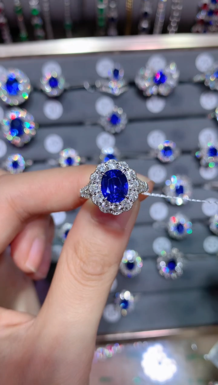 【闪购商品】蓝宝石戒指18K金镶嵌2.56CT