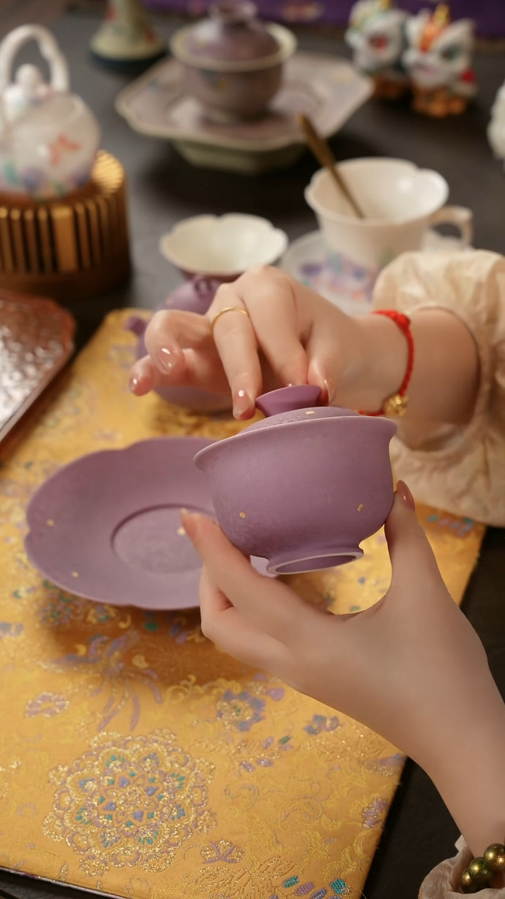 青云茶斋陶瓷茶具香芋紫元宝盖碗