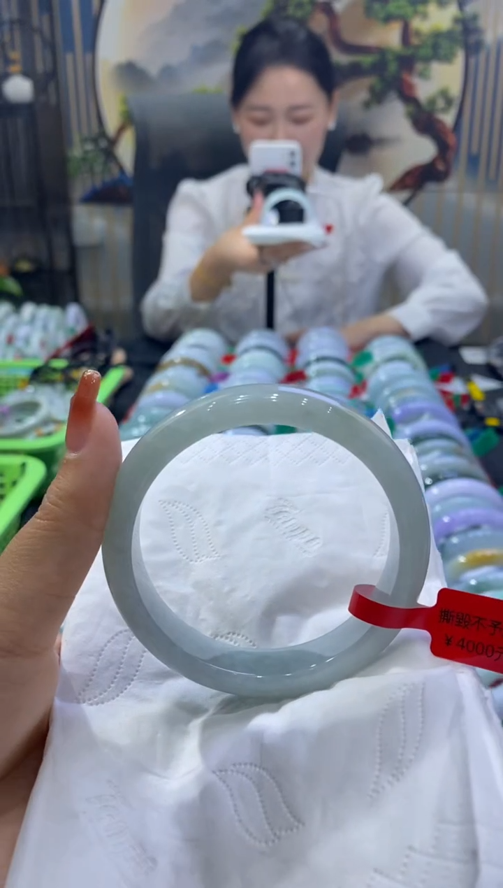 【闪购商品】翡翠手镯未镶嵌00002656