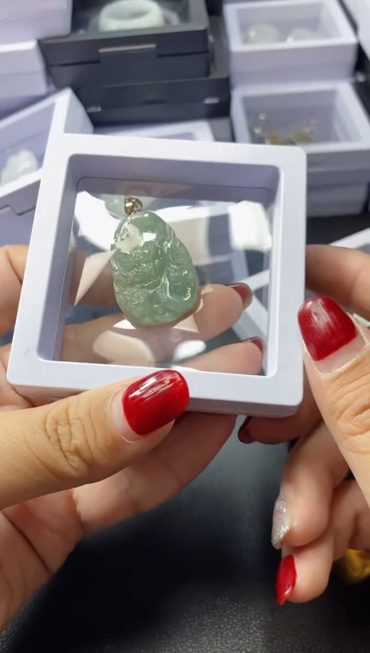 【闪购商品】翡翠吊坠(不含链)未镶嵌33357