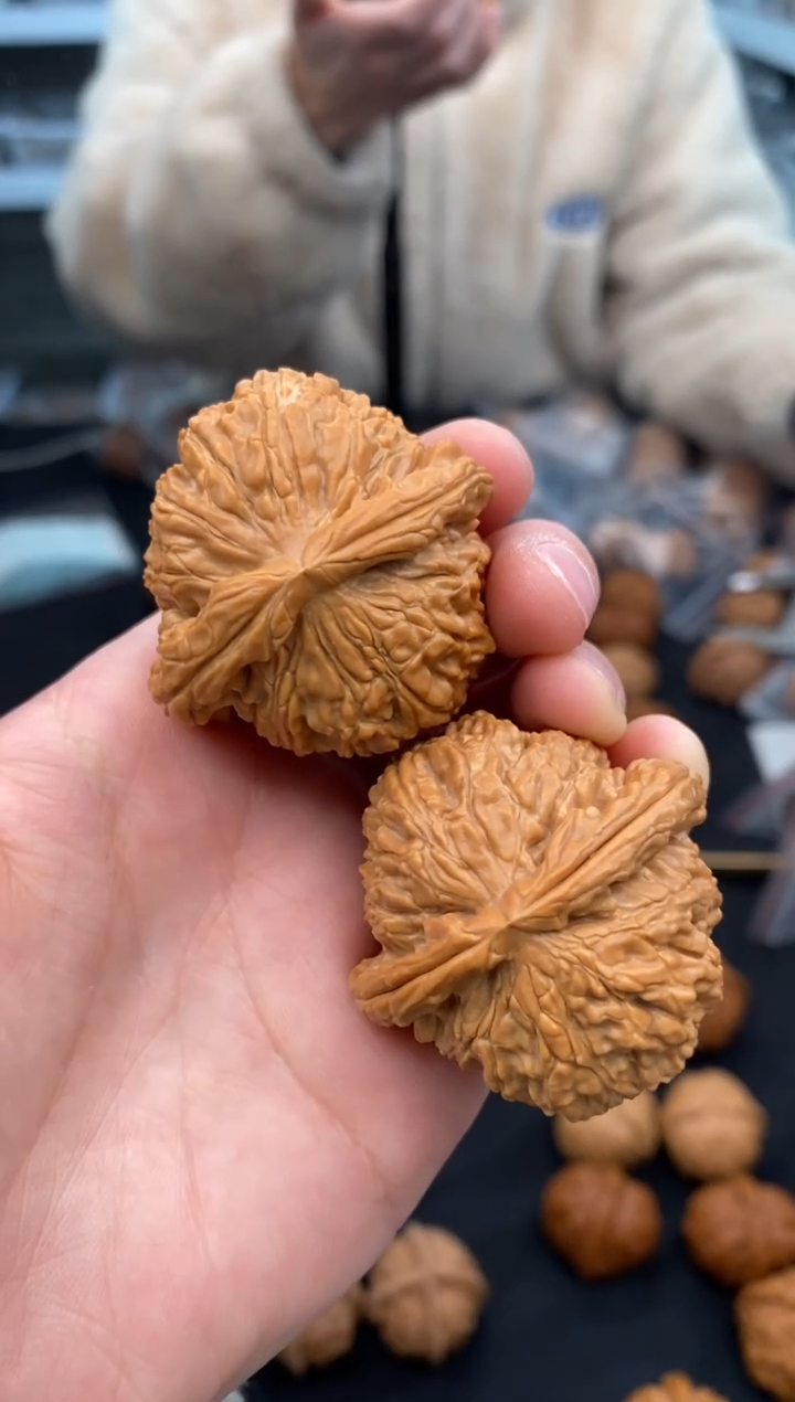 【闪购商品】文玩核桃把件白狮子43-t744