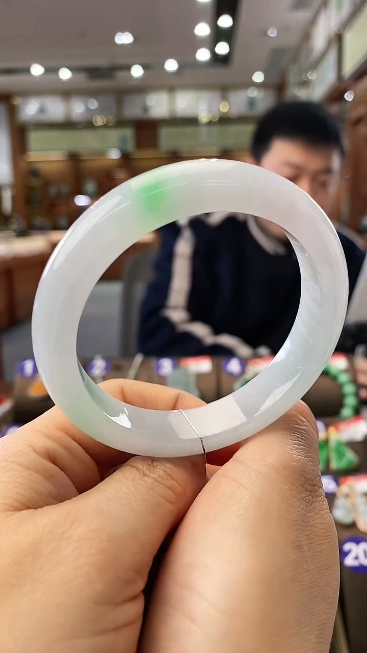 【闪购商品】翡翠手镯未镶嵌56正圈手镯