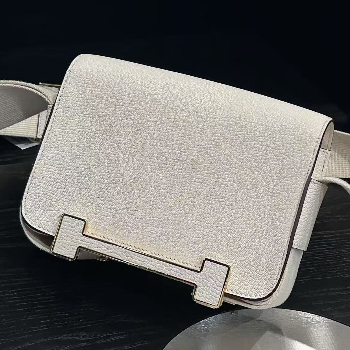 99新 Hermes/爱马仕 Gata木屐包奶油白山羊皮金扣U刻