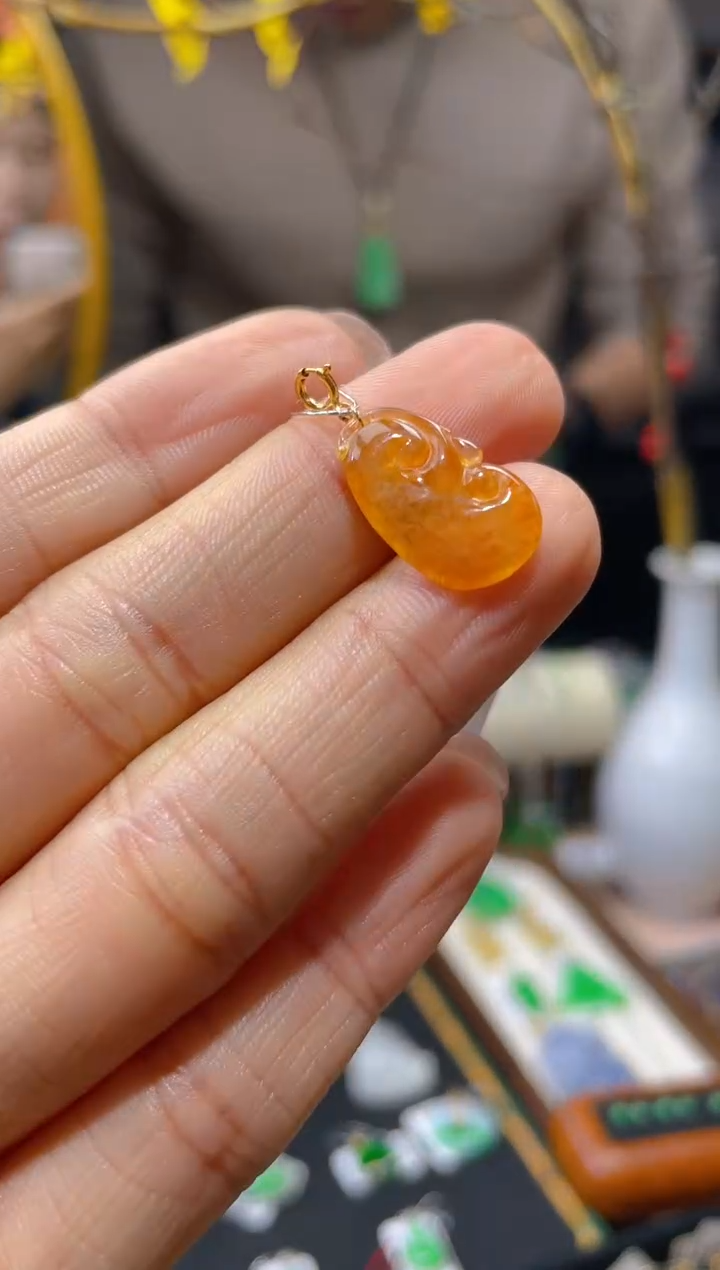 【闪购商品】翡翠颈饰18K金镶嵌假一赔三