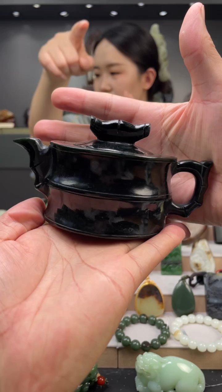 未镶嵌和田玉摆件茶壶