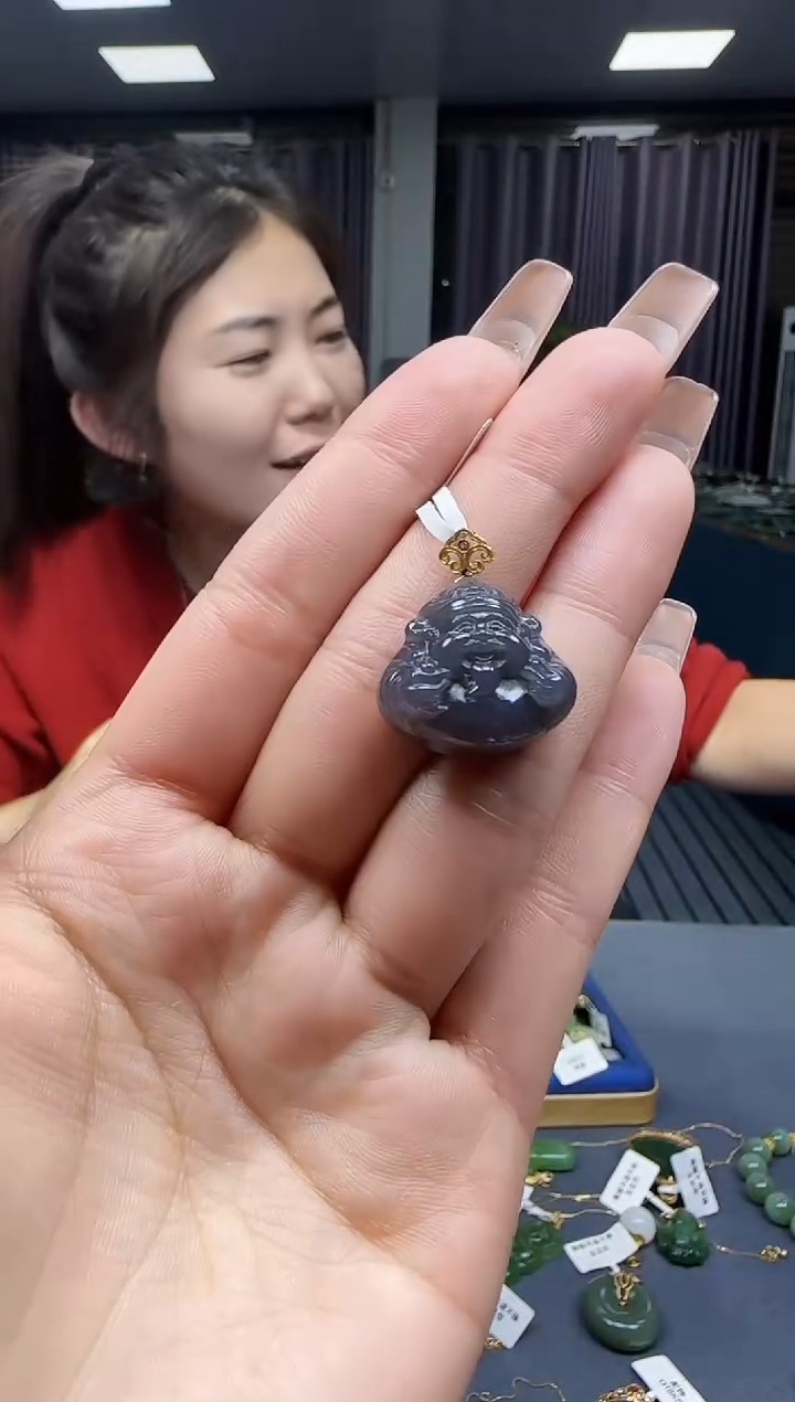 【闪购商品】和田玉挂件18K金镶嵌1