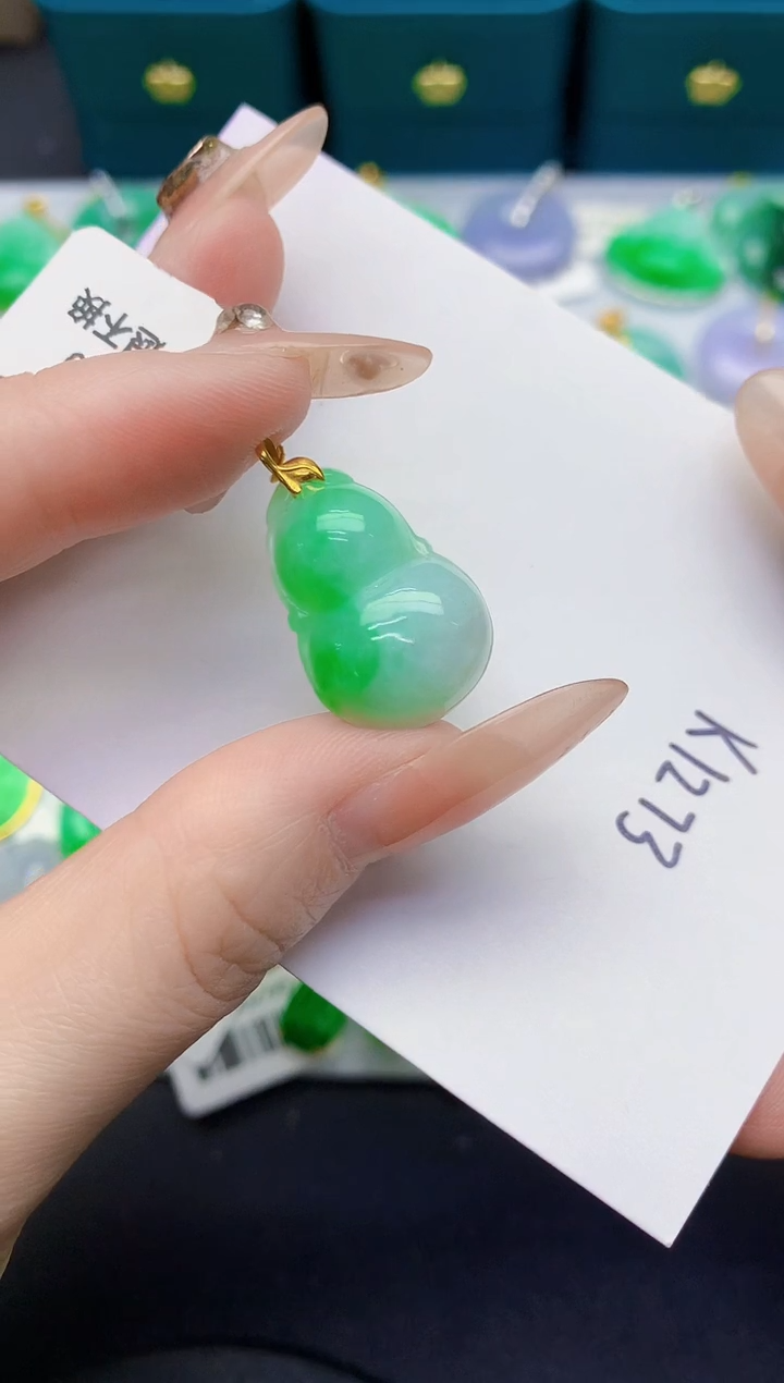 颈饰18K金镶嵌翡翠缅甸天然翡翠A货