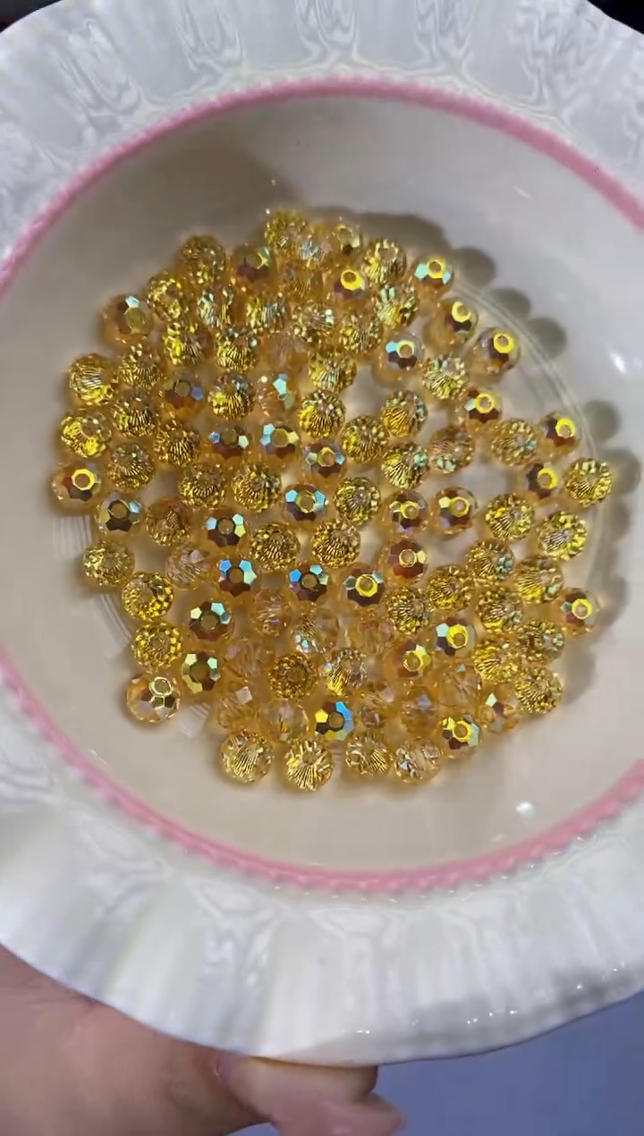玻璃1071卡6扁华子300颗艳金