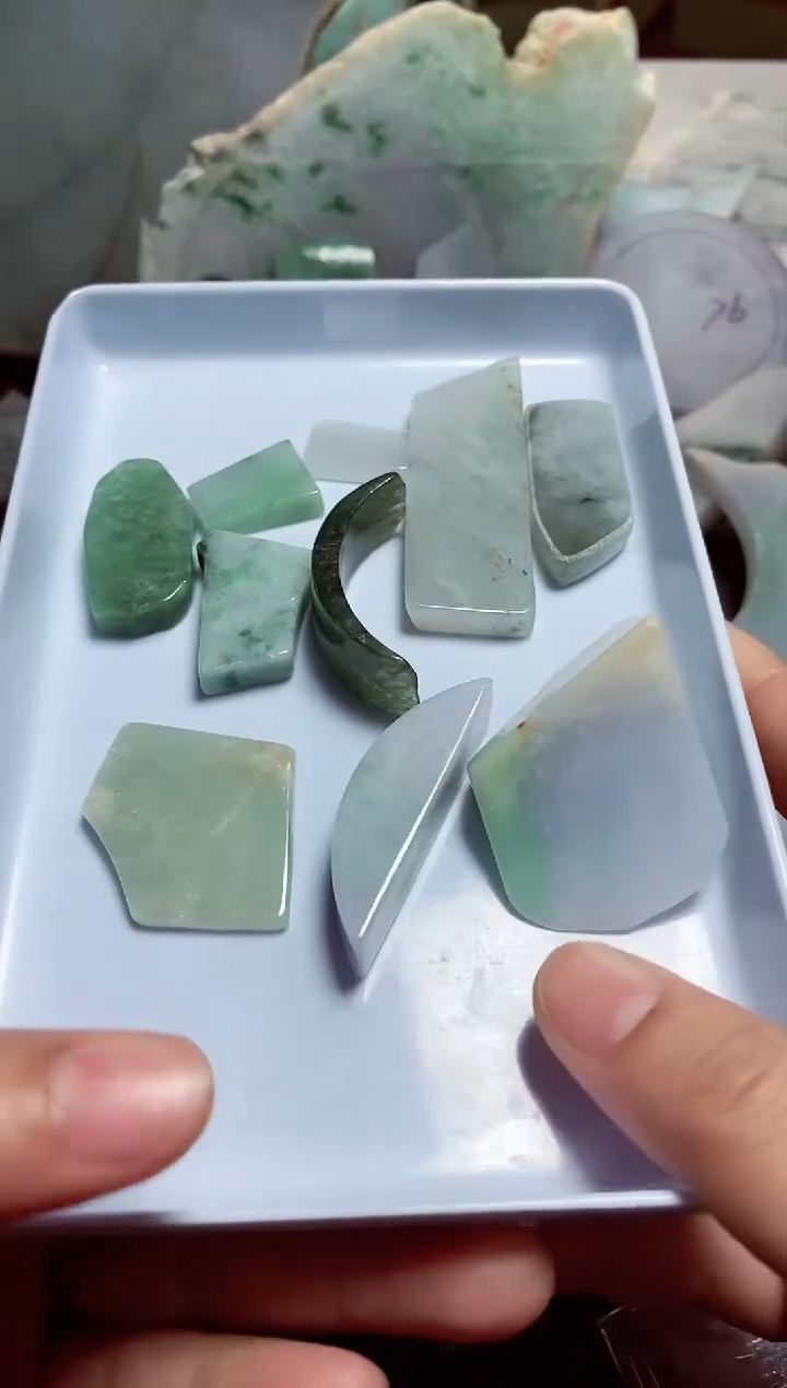 【闪购商品】翡翠颈饰未镶嵌料子