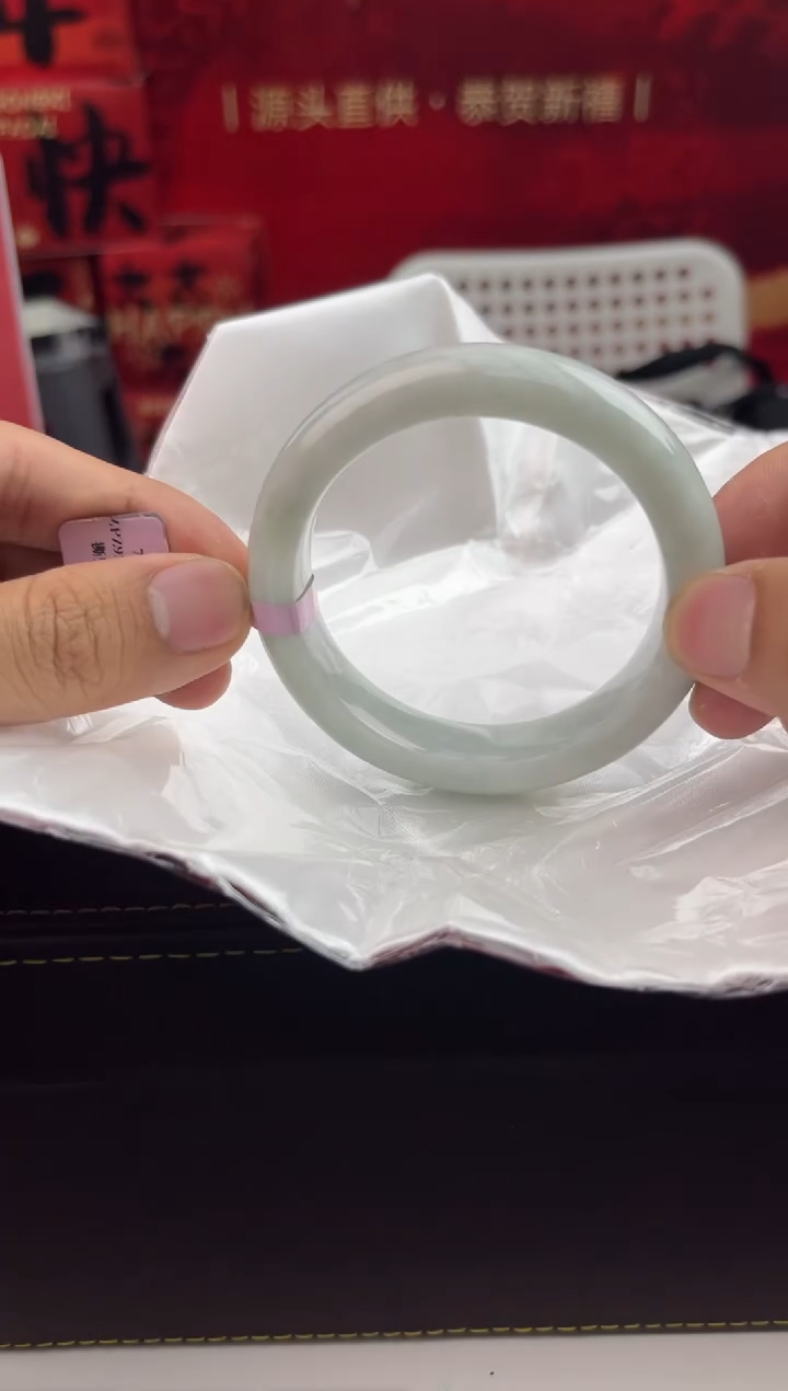 【闪购商品】翡翠手镯未镶嵌10翡翠手镯（微瑕）