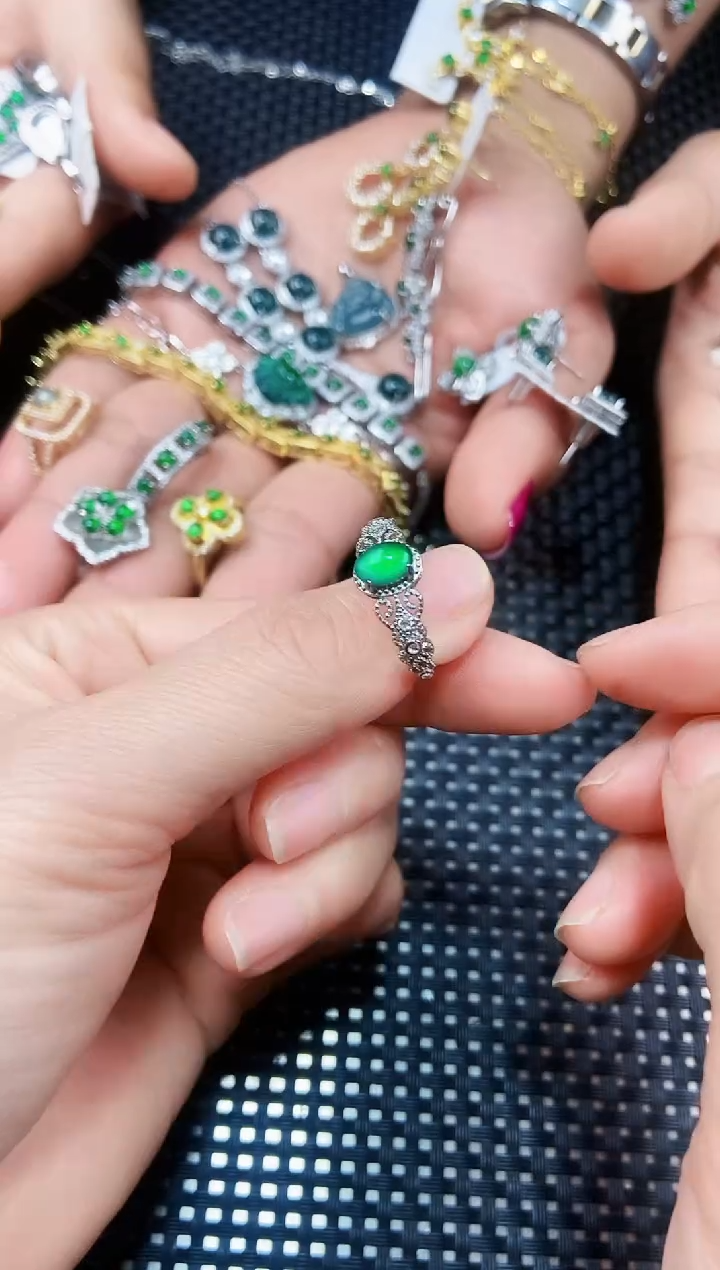 【闪购商品】翡翠戒指未镶嵌111111111